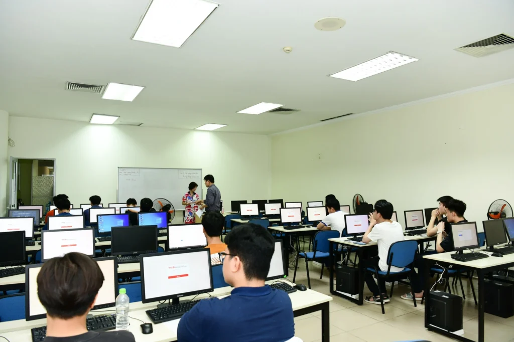 Kinh nghiệm xử lý áp lực thời gian với đề thi ĐGTD nhiều câu tích hợp