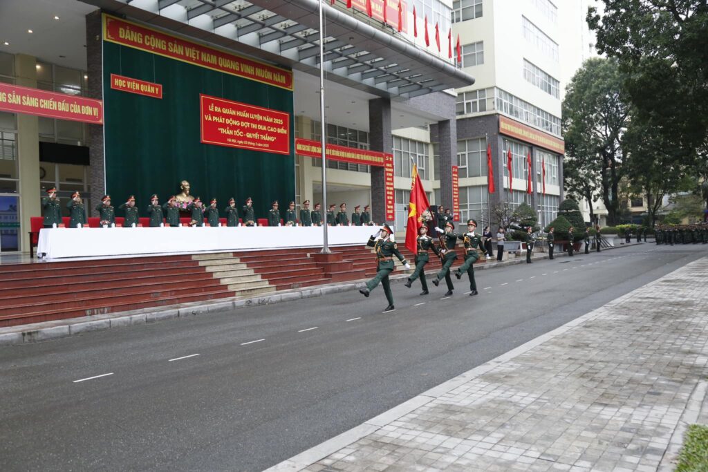 Top 10 trường đại học có điểm chuẩn cao nhất năm 2025