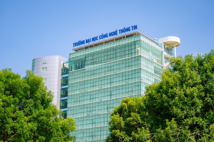 Top 10 trường đại học có điểm chuẩn cao nhất năm 2025