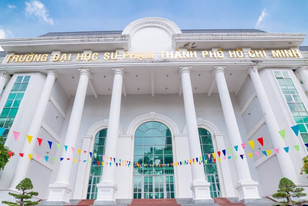 Top 10 trường đại học có điểm chuẩn cao nhất năm 2025